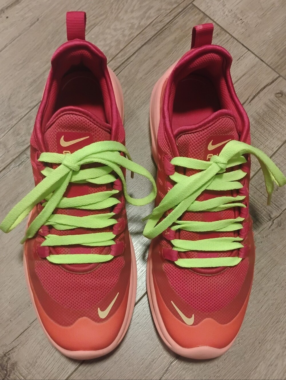 Nike Women's Air Max Axis Sneakers Running Shoes in Pink/Melon/Coral, Size 9.5 - Picture 2 of 16